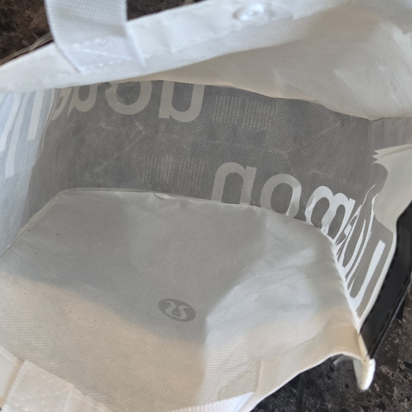 lululemon athletica Black and White Tote Bag Set - Picture 9 of 9
